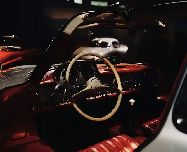 Volante e interior de auto