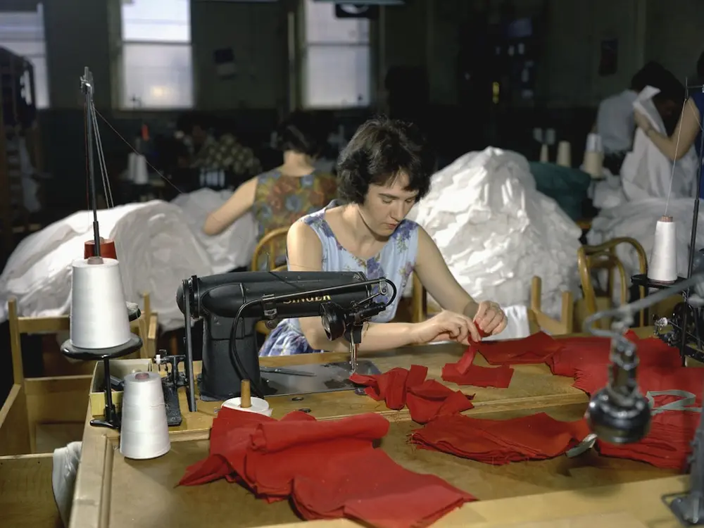 Máquina de Coser, Costura de Material