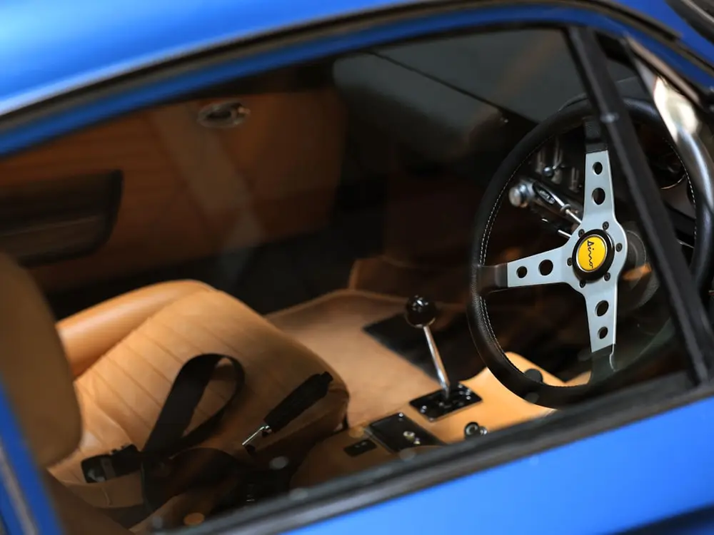 Restauración de Interior Clásico, Cuero Completo